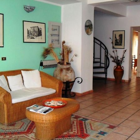 B&B La Grotta SantʼAlessio Siculo Exteriör bild