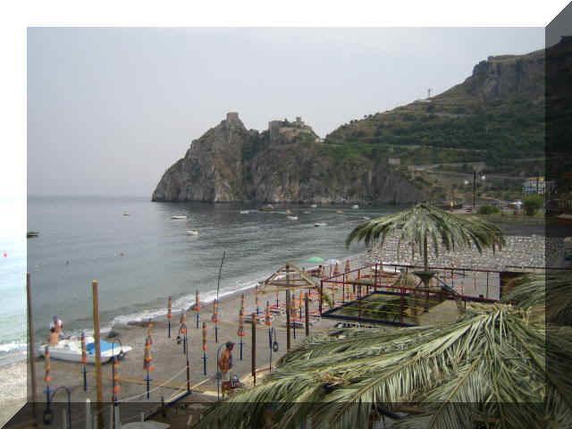B&B La Grotta SantʼAlessio Siculo Exteriör bild